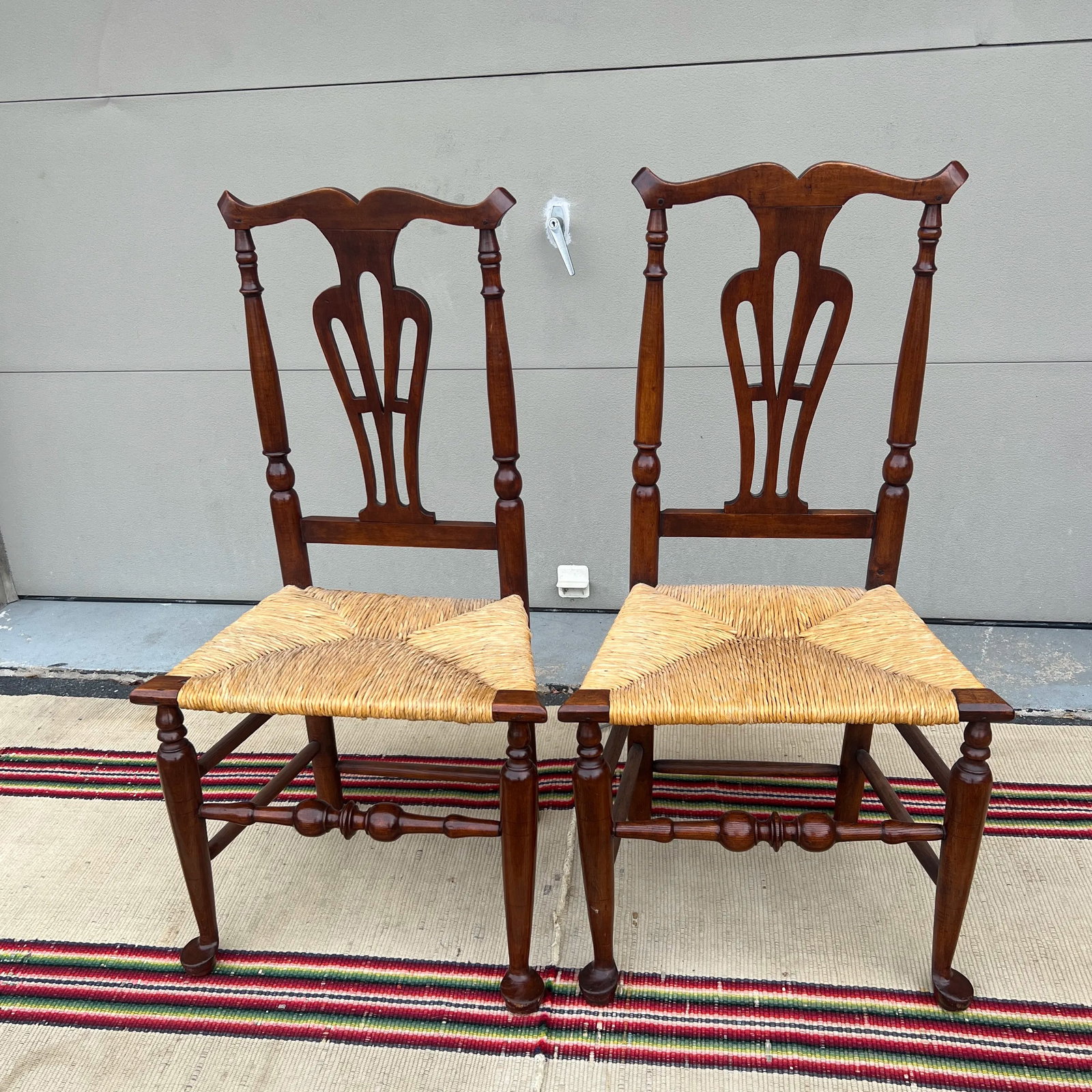 A Pair of Country Queen Anne Rush Seat Side Chairs, Hudson Valley of New York, Circa 1760's - 12