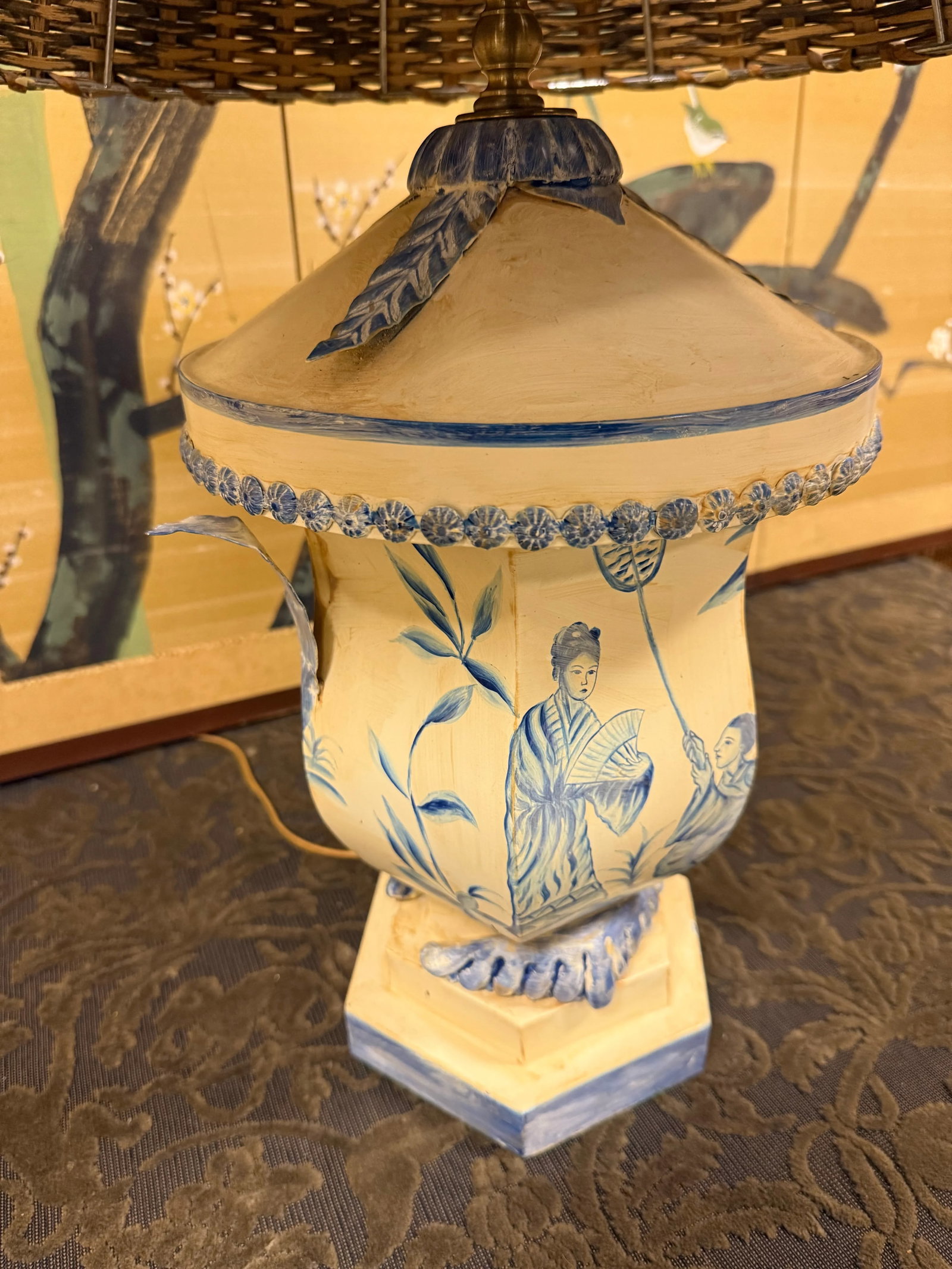 Vintage Chinoiserie Hand Painted Tole Table Lamp With Wicker Shade - 8
