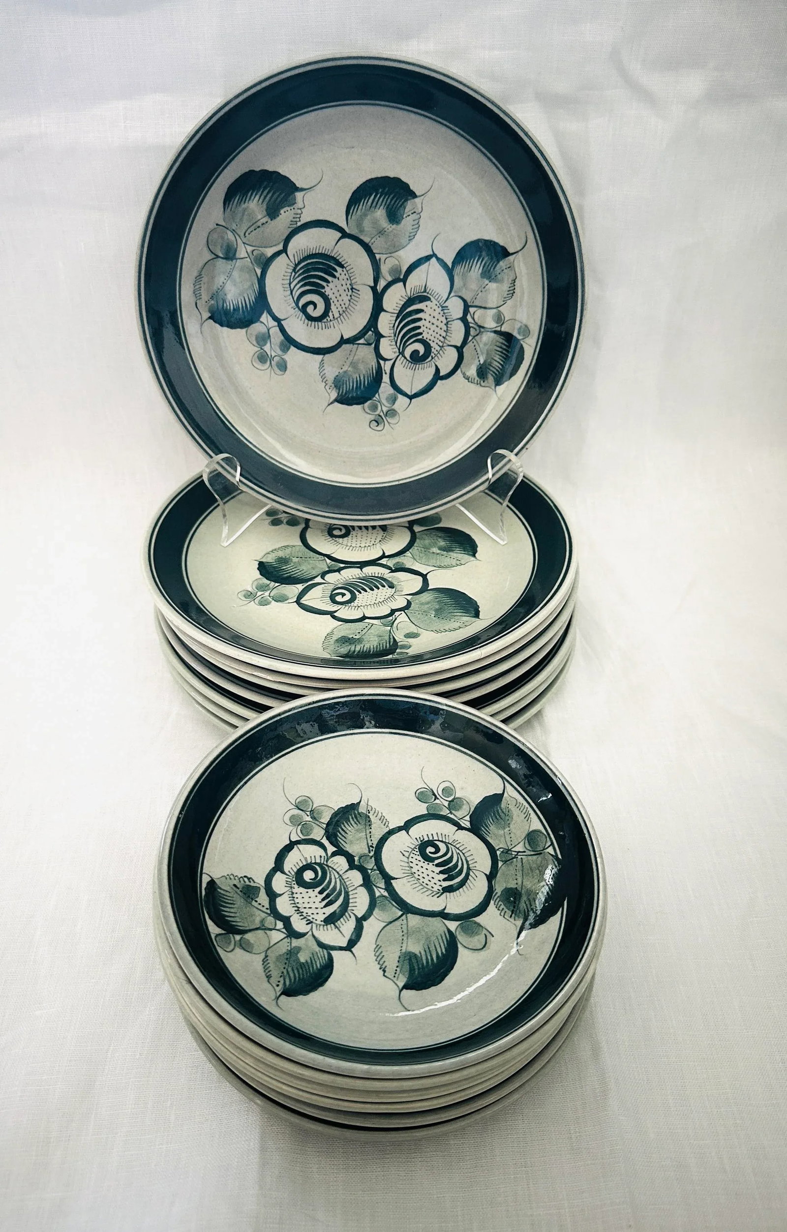 Vintage Ceramica Artistica "Gomez" Green Floral Dinner Plates Set of 14 - 3