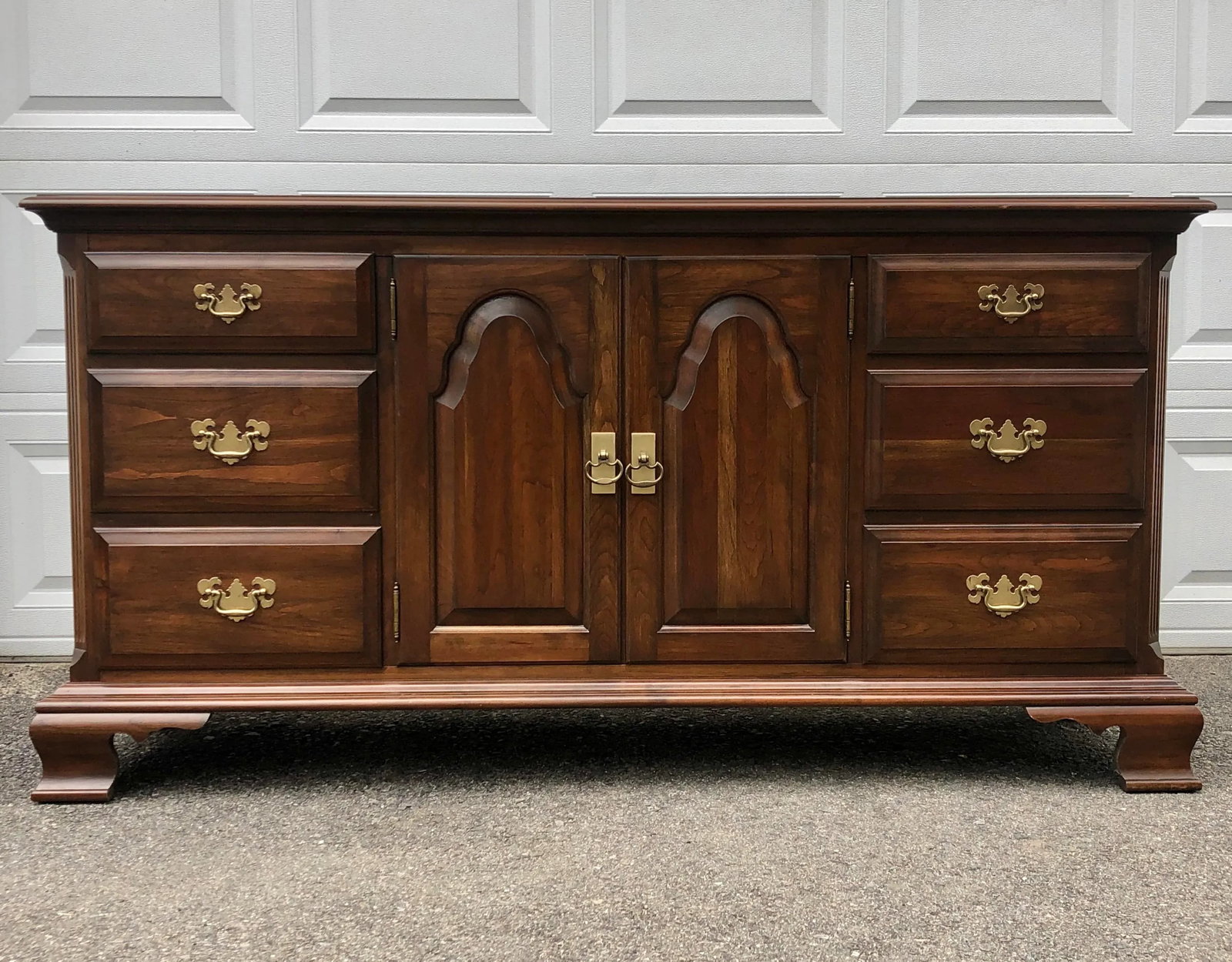 1970s Solid Cherry Pennsylvania House Long Dresser - 12