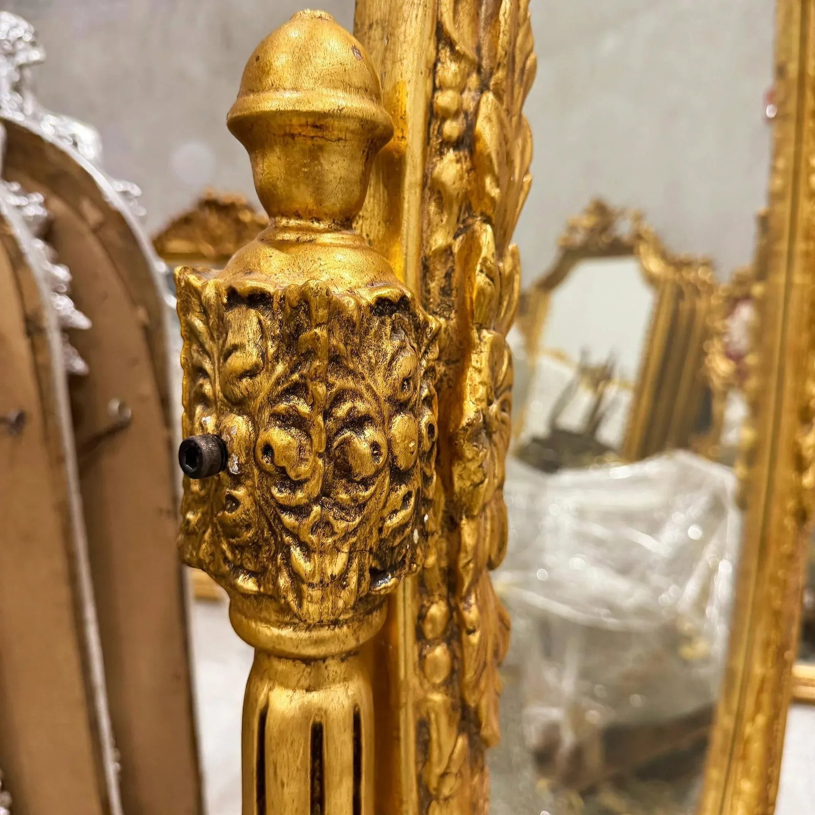 Golden Oval Floor Mirror, French-Italian Style - 10