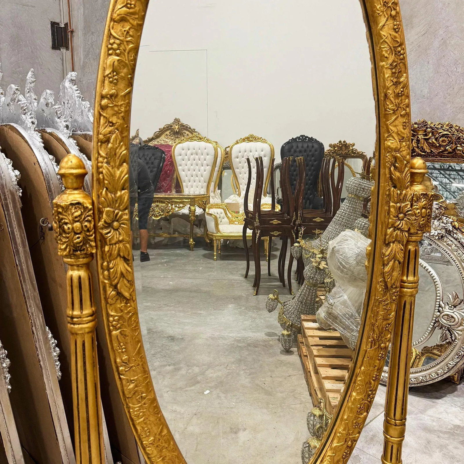 Golden Oval Floor Mirror, French-Italian Style - 7