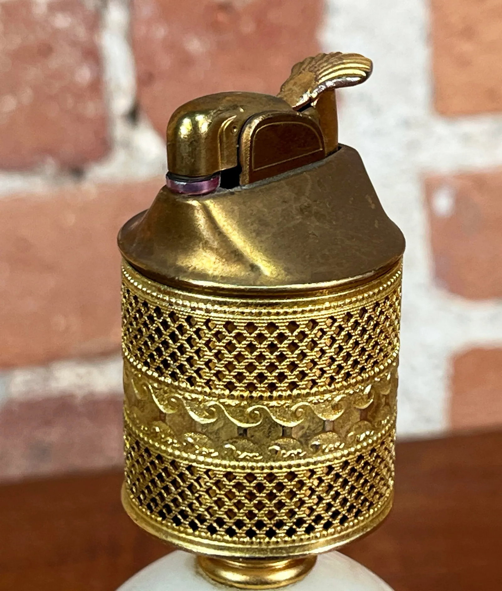 Vintage C.1930's Evans Gold Gilt & Alabaster Art Deco Table Lighter - 2