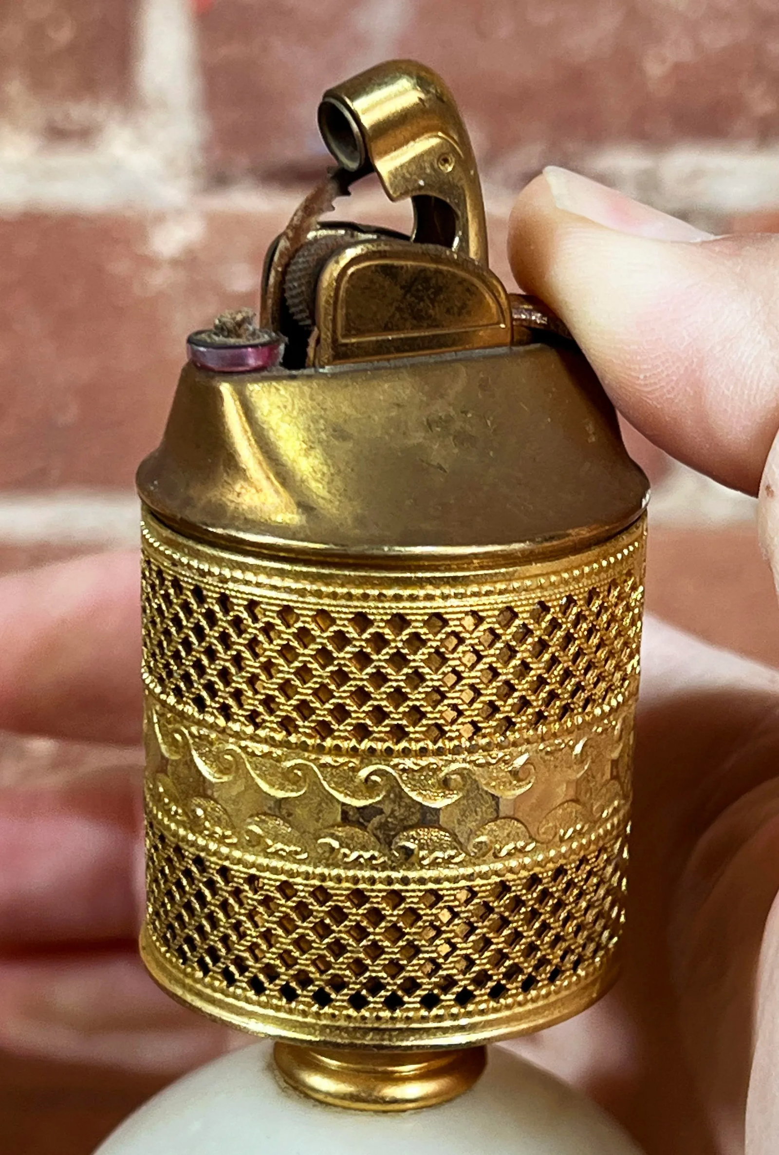 Vintage C.1930's Evans Gold Gilt & Alabaster Art Deco Table Lighter - 4