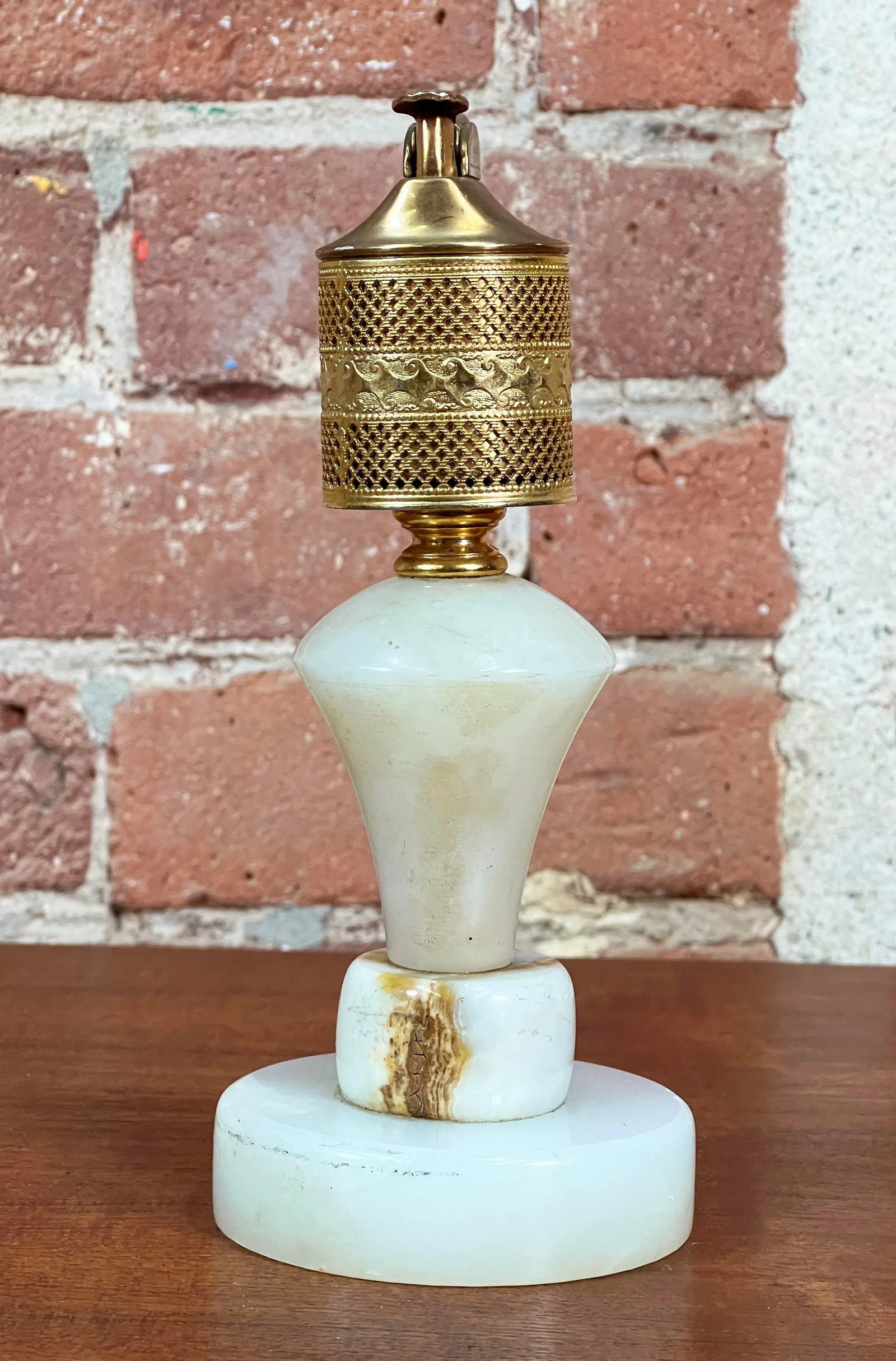 Vintage C.1930's Evans Gold Gilt & Alabaster Art Deco Table Lighter - 5
