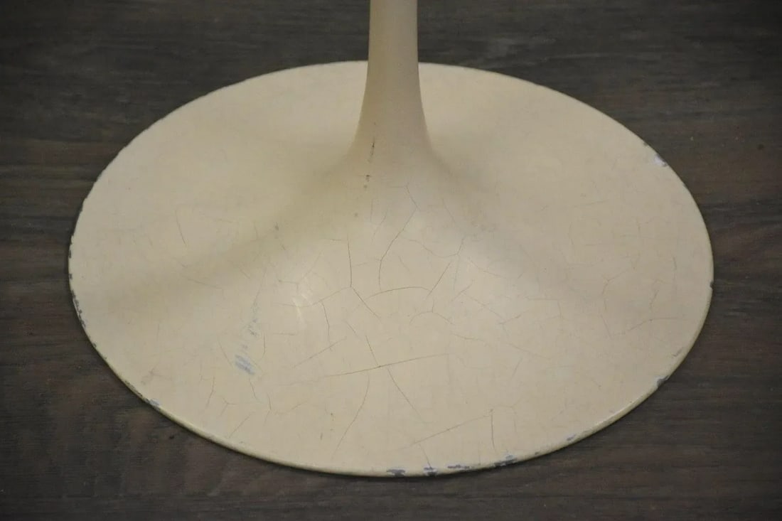 1960s Eero Saarinen White Tulip Table for Knoll - 4