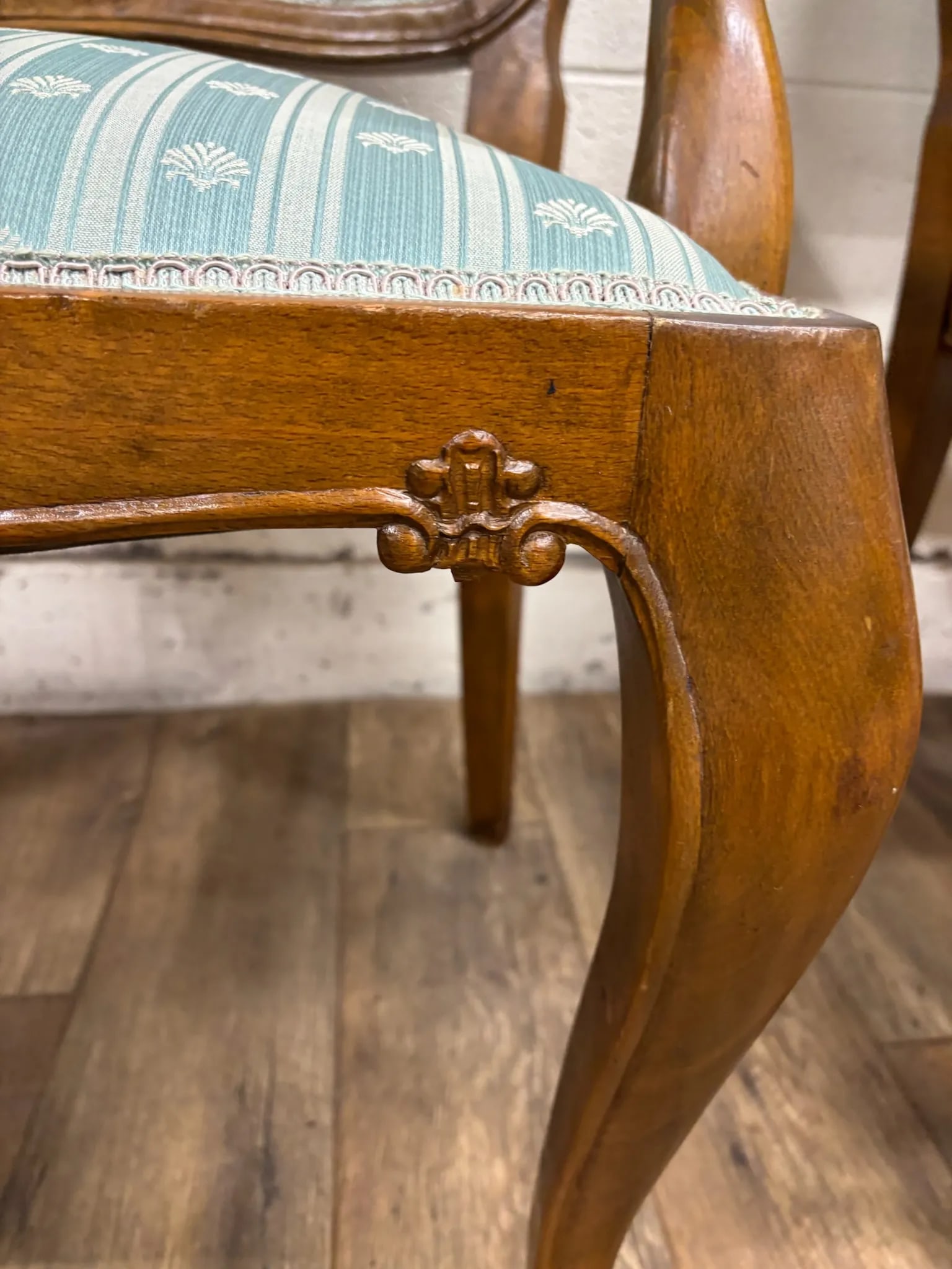 Vintage French Louis XV Style Carved Bergere Armchairs - Pair - 9