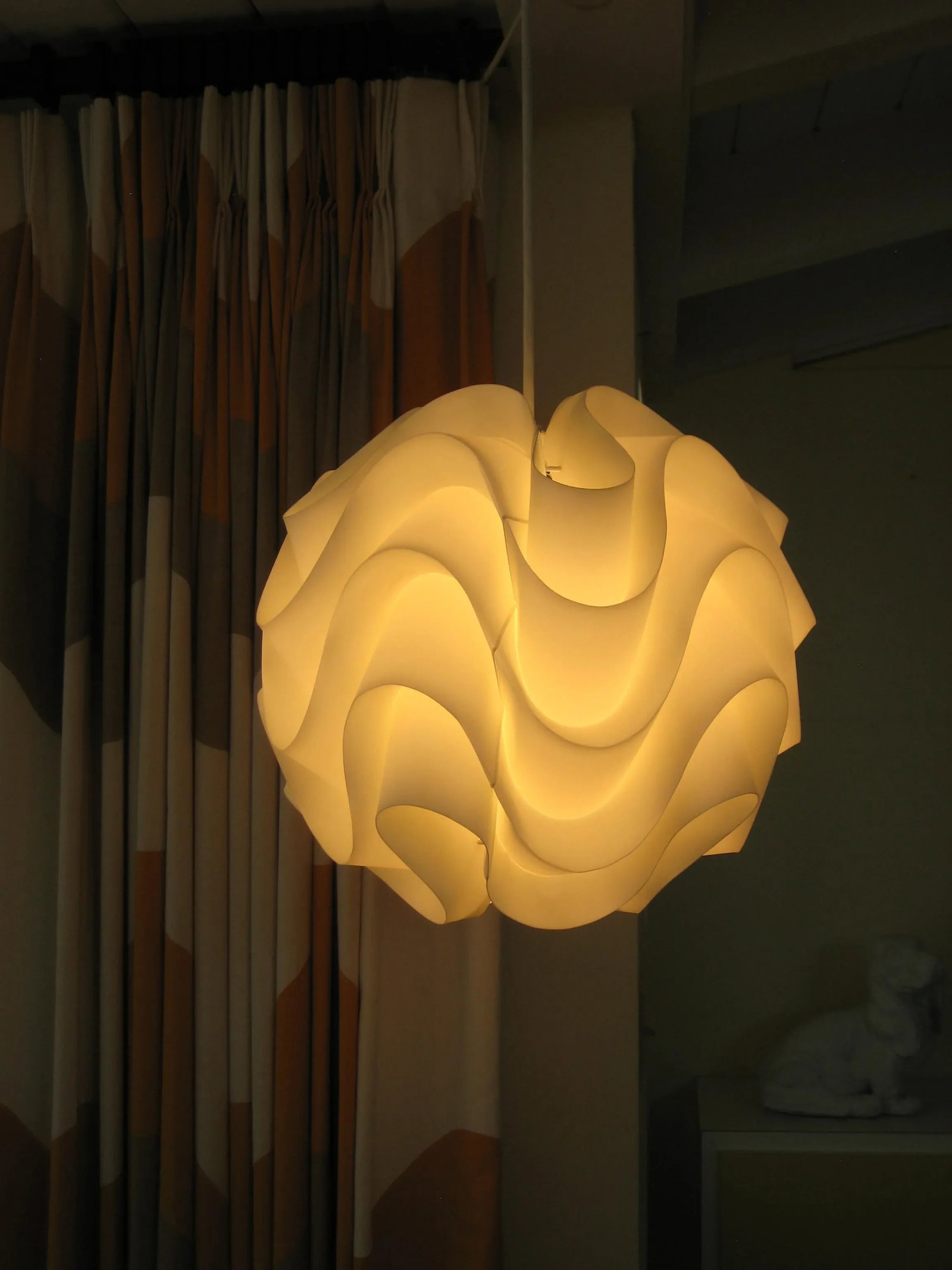 Mid-Century Modern Origami Plastic-Paper Chandelier - 10