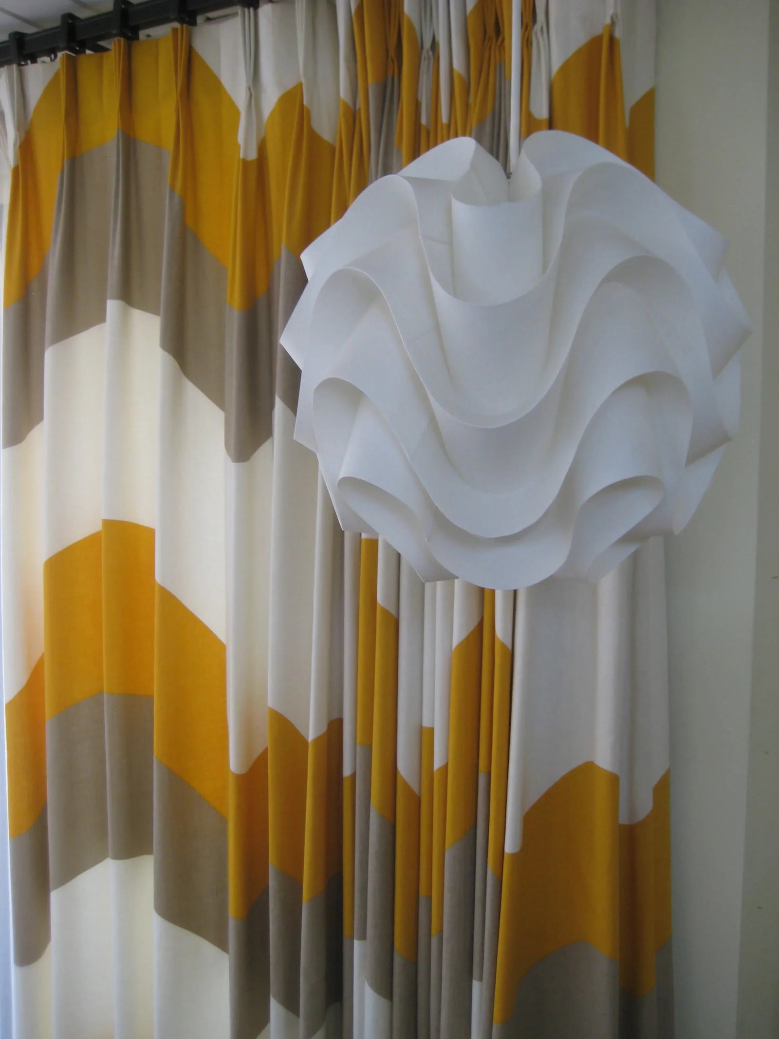 Mid-Century Modern Origami Plastic-Paper Chandelier - 3