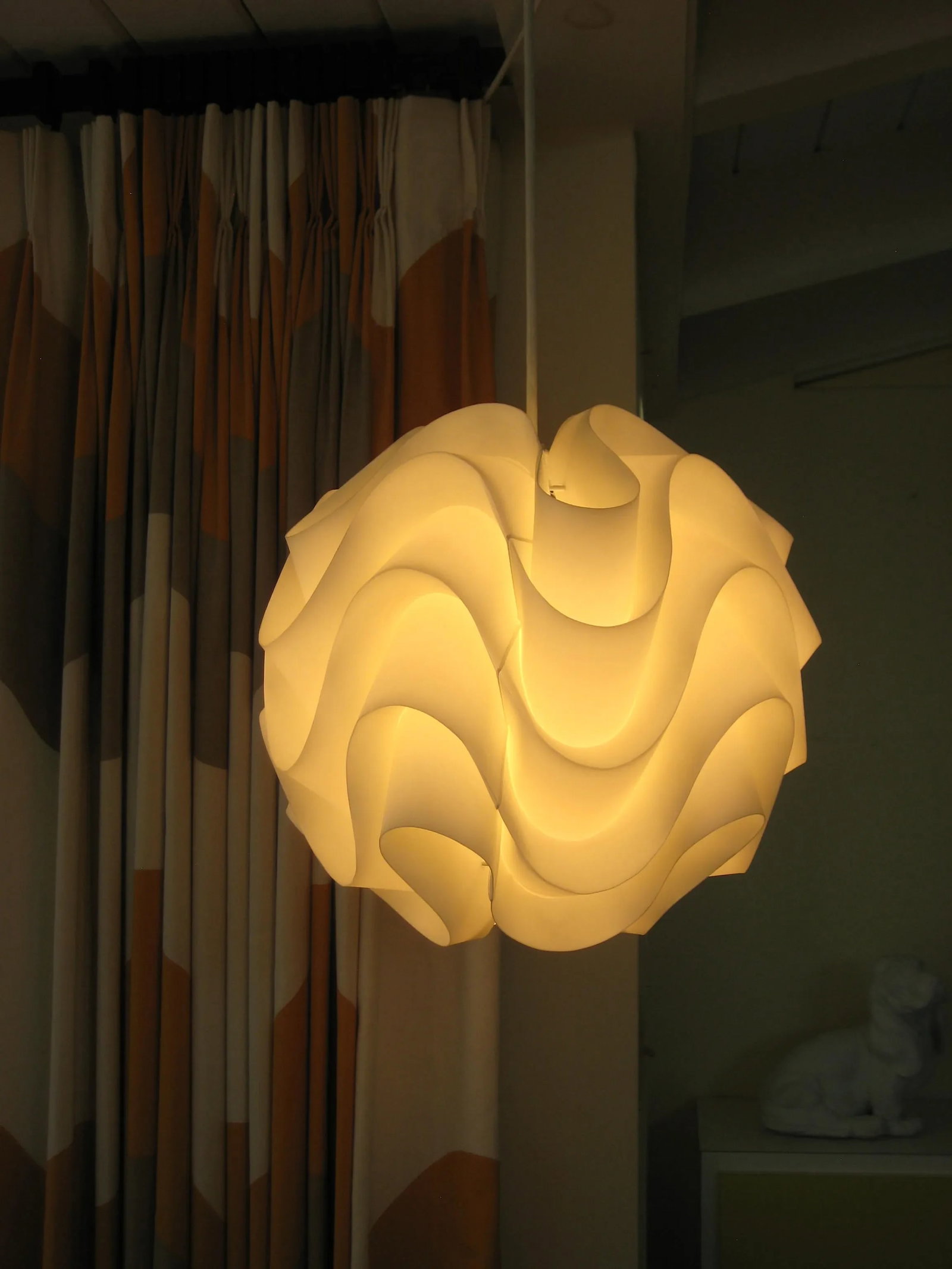 Mid-Century Modern Origami Plastic-Paper Chandelier - 9