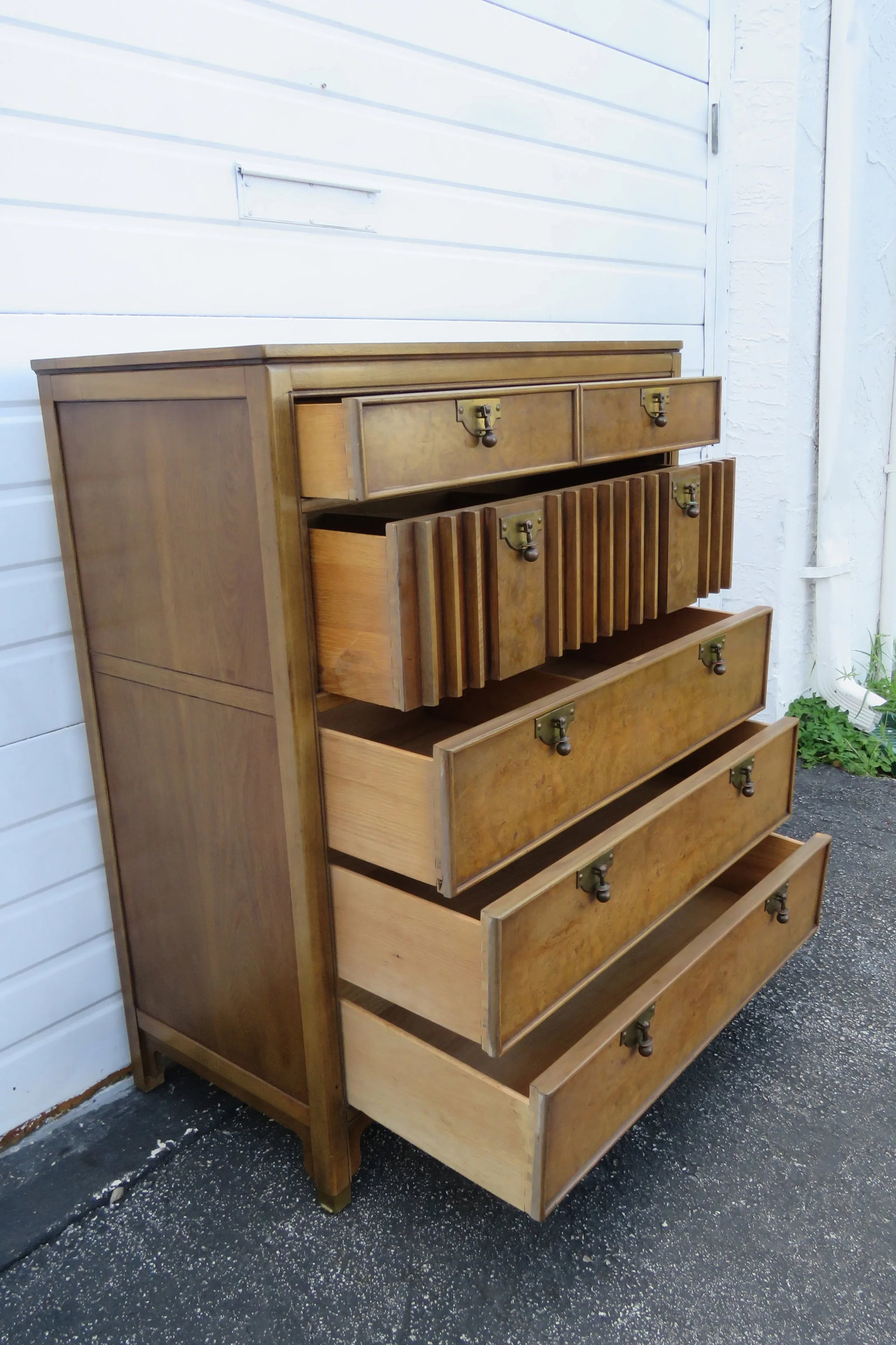 Mid Century Modern Chest of Drawers by American of Martinsville - 2