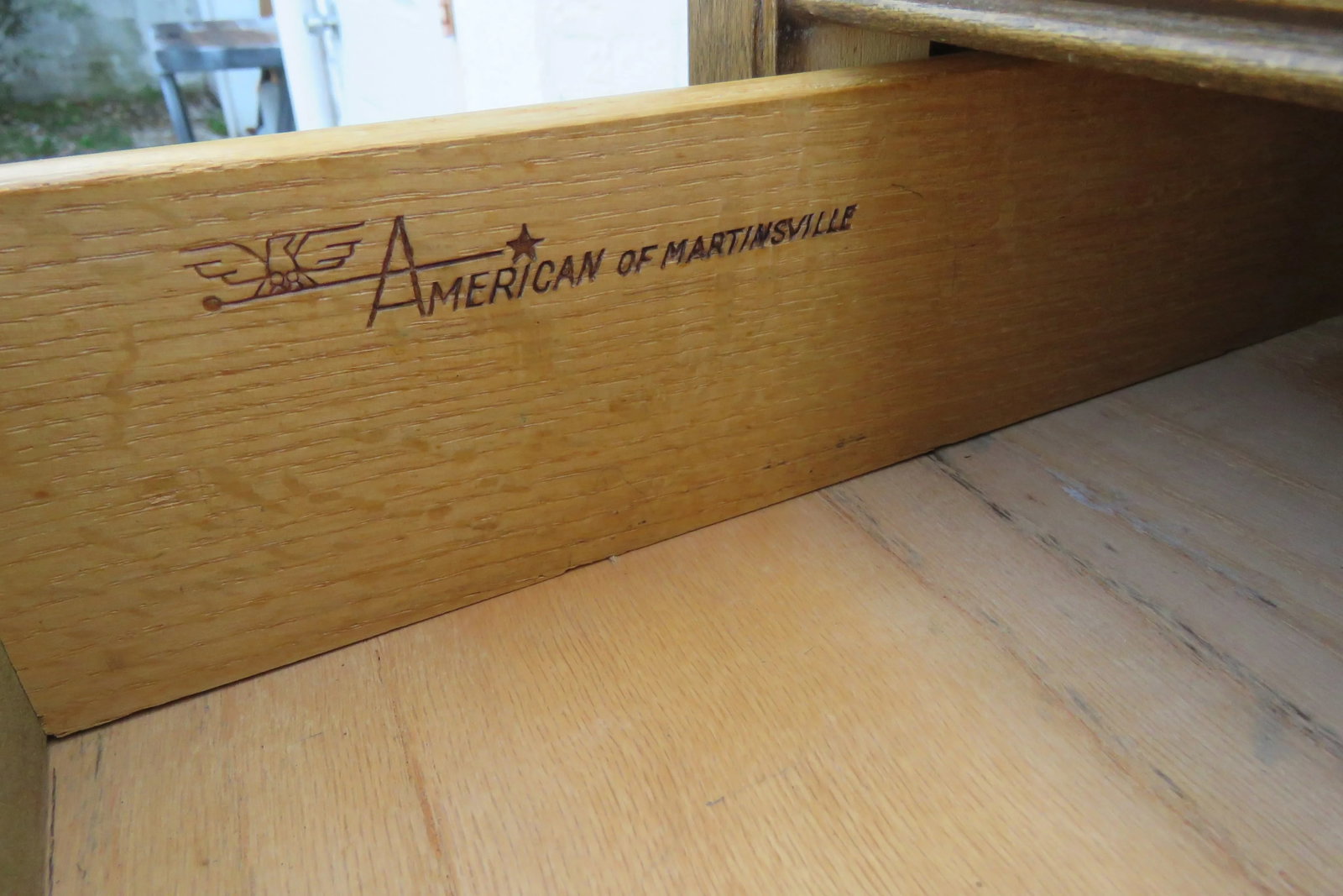 Mid Century Modern Chest of Drawers by American of Martinsville - 4