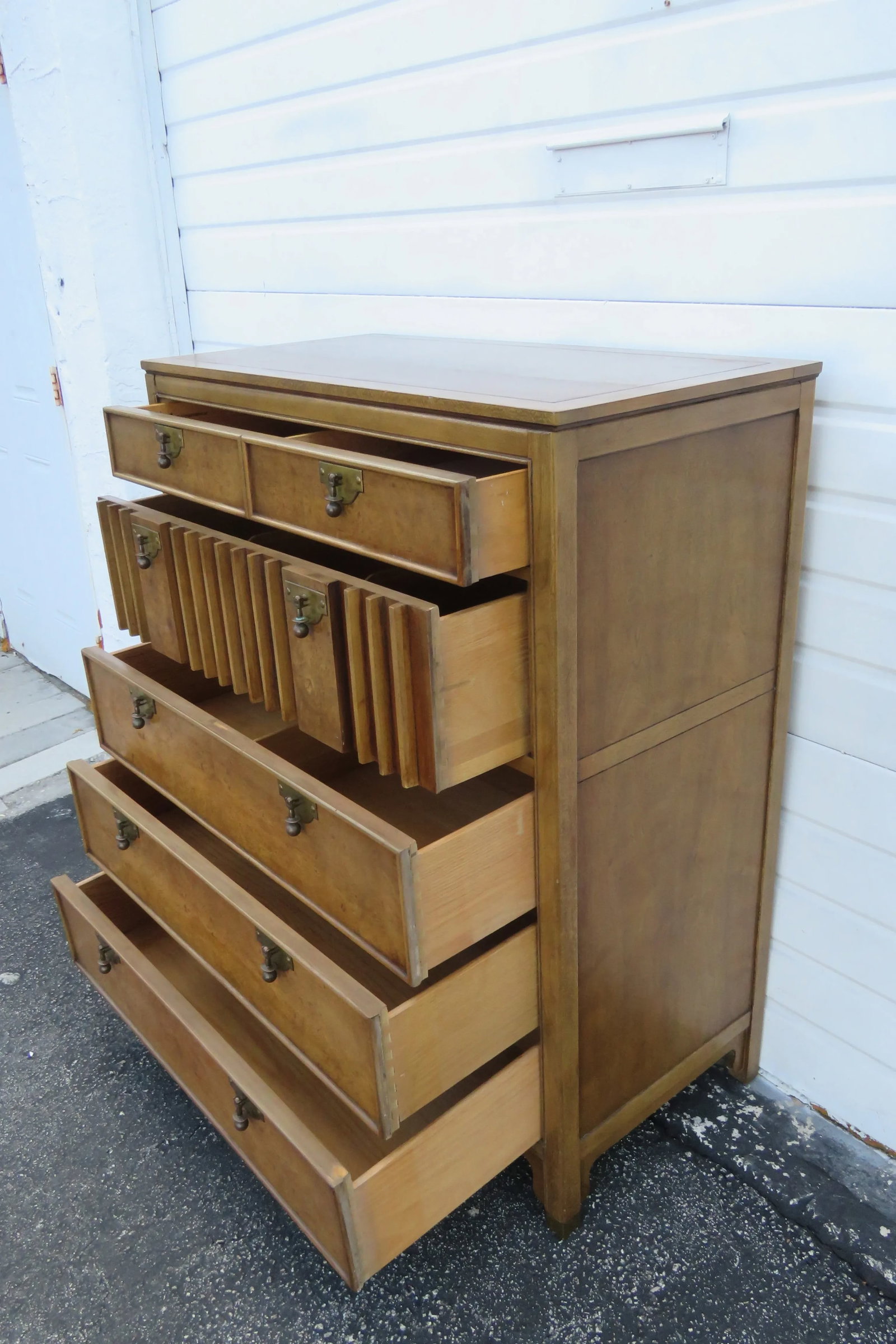 Mid Century Modern Chest of Drawers by American of Martinsville - 7