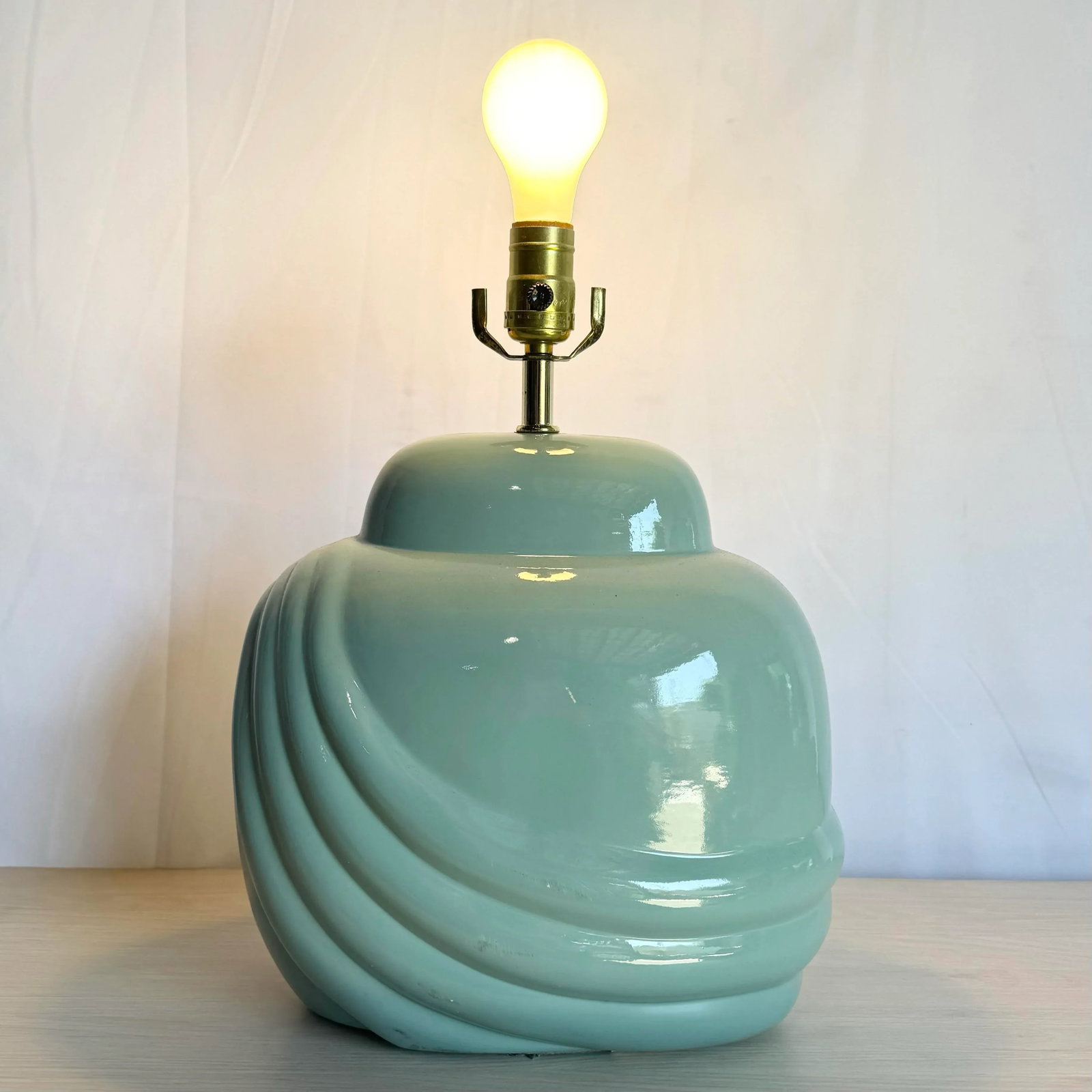 Postmodern Turquoise Scalloped Table Lamp - 2