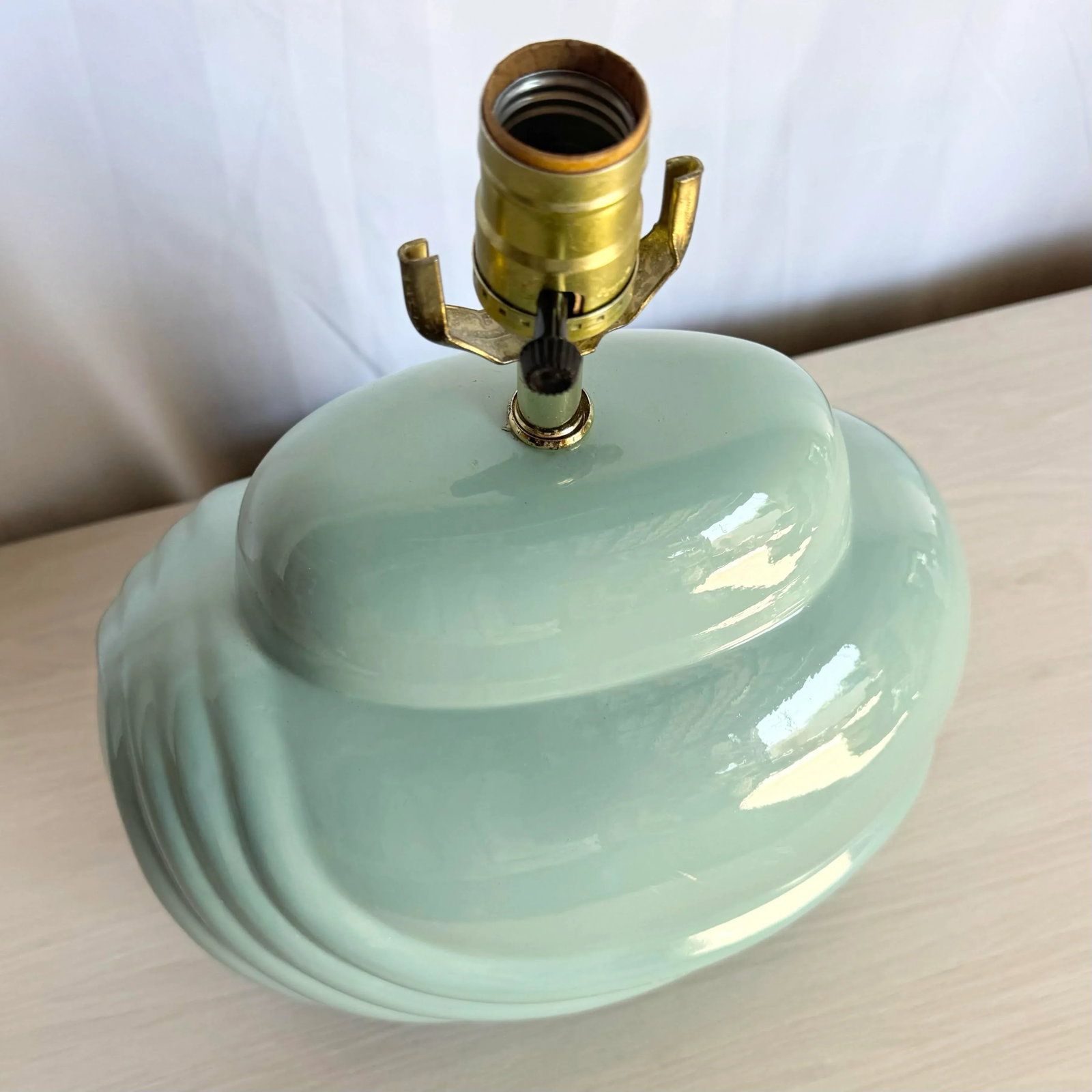 Postmodern Turquoise Scalloped Table Lamp - 9