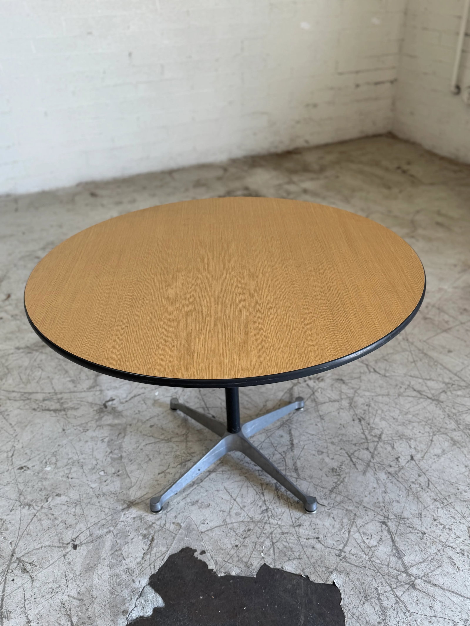Mid Century Modern Eames Herman Miller Round Pedestal Table - 5