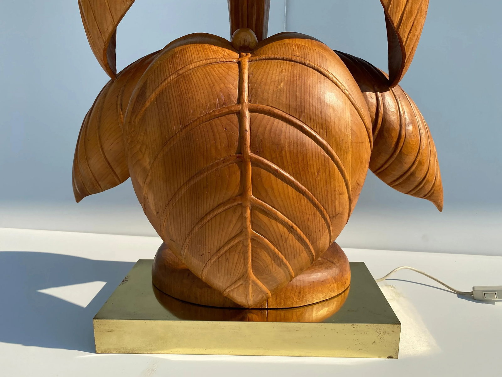 Rhubarb Leaf Sculpture Lamp - 12