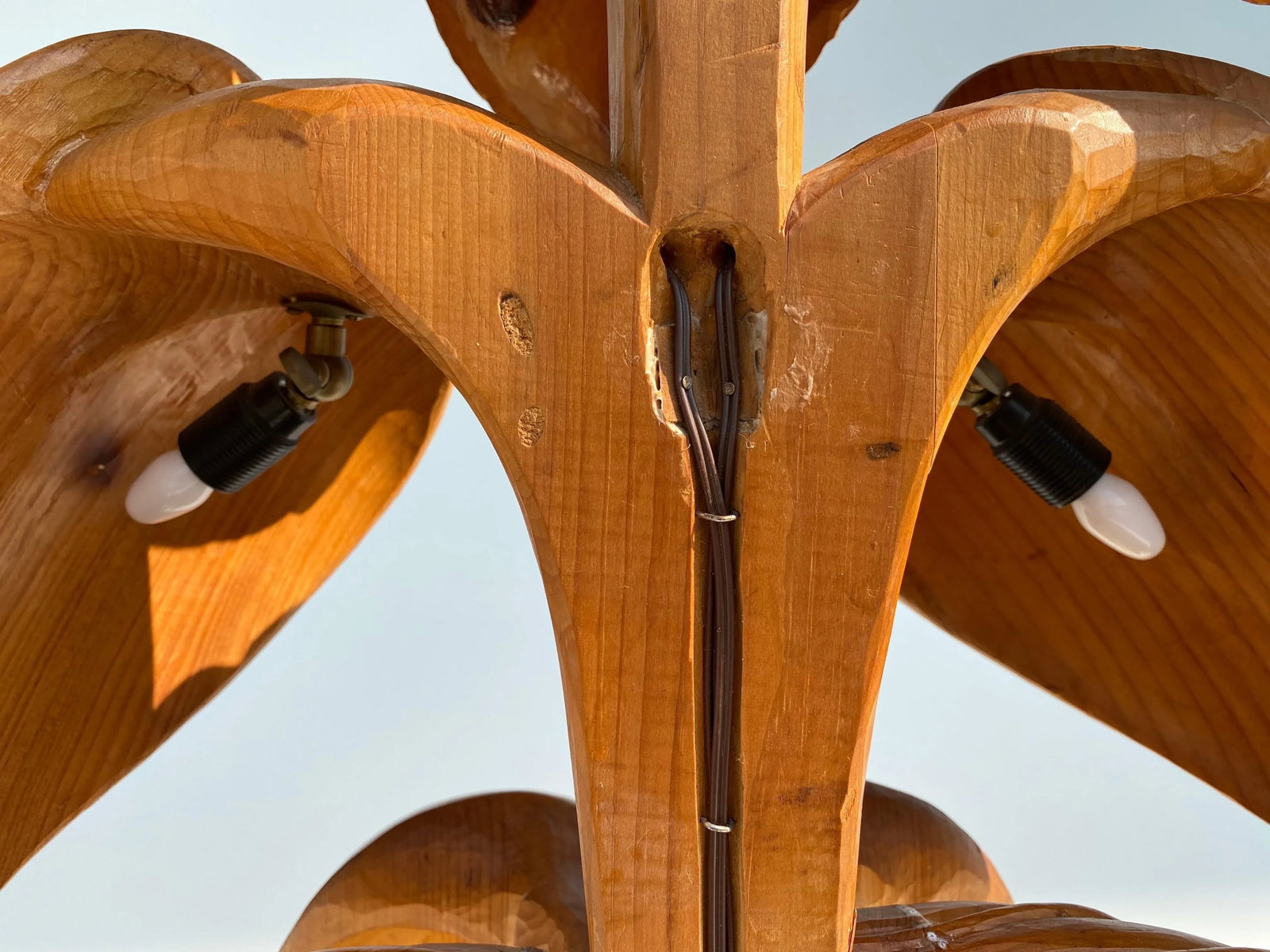 Rhubarb Leaf Sculpture Lamp - 6