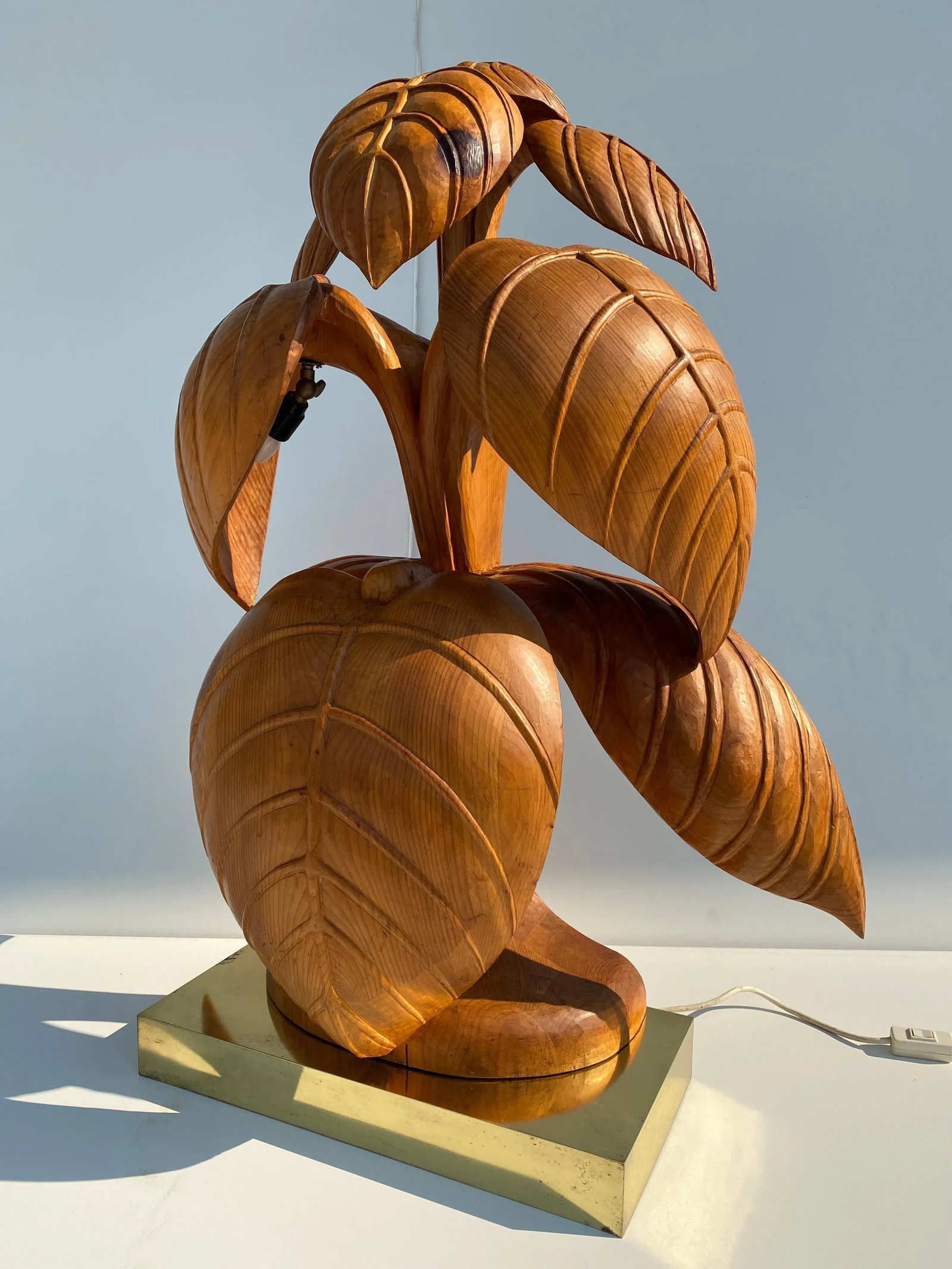 Rhubarb Leaf Sculpture Lamp - 7