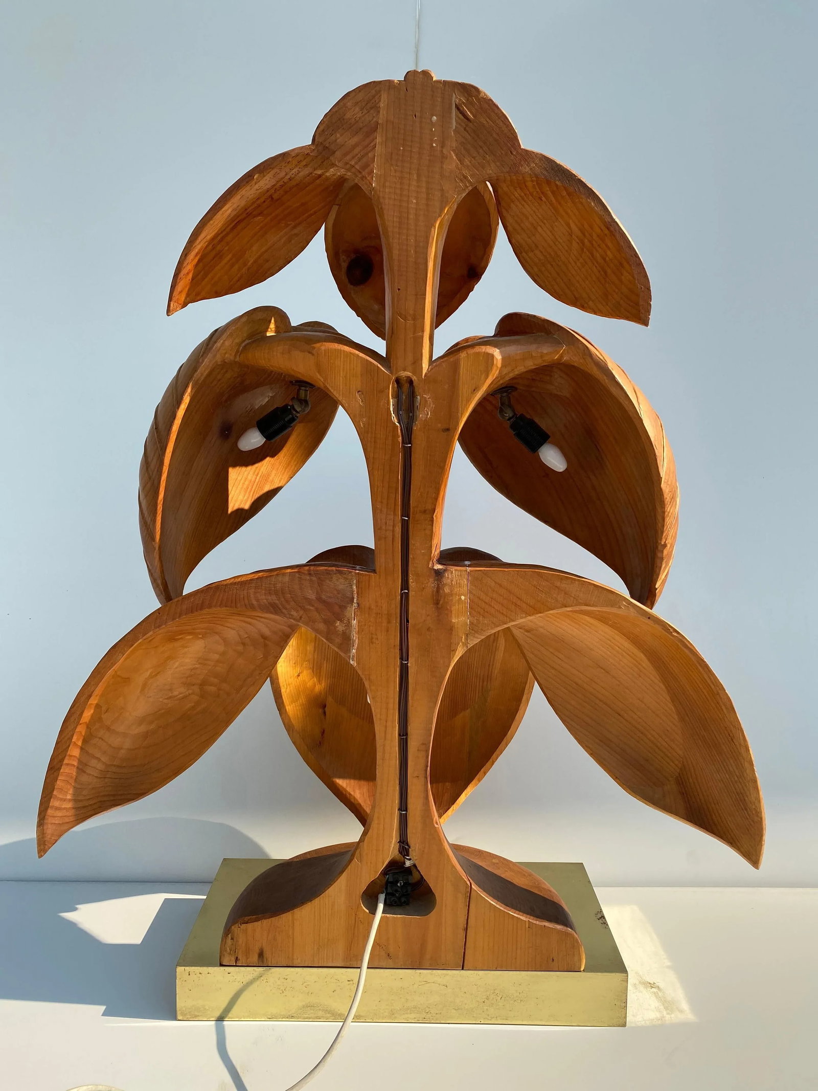 Rhubarb Leaf Sculpture Lamp - 9