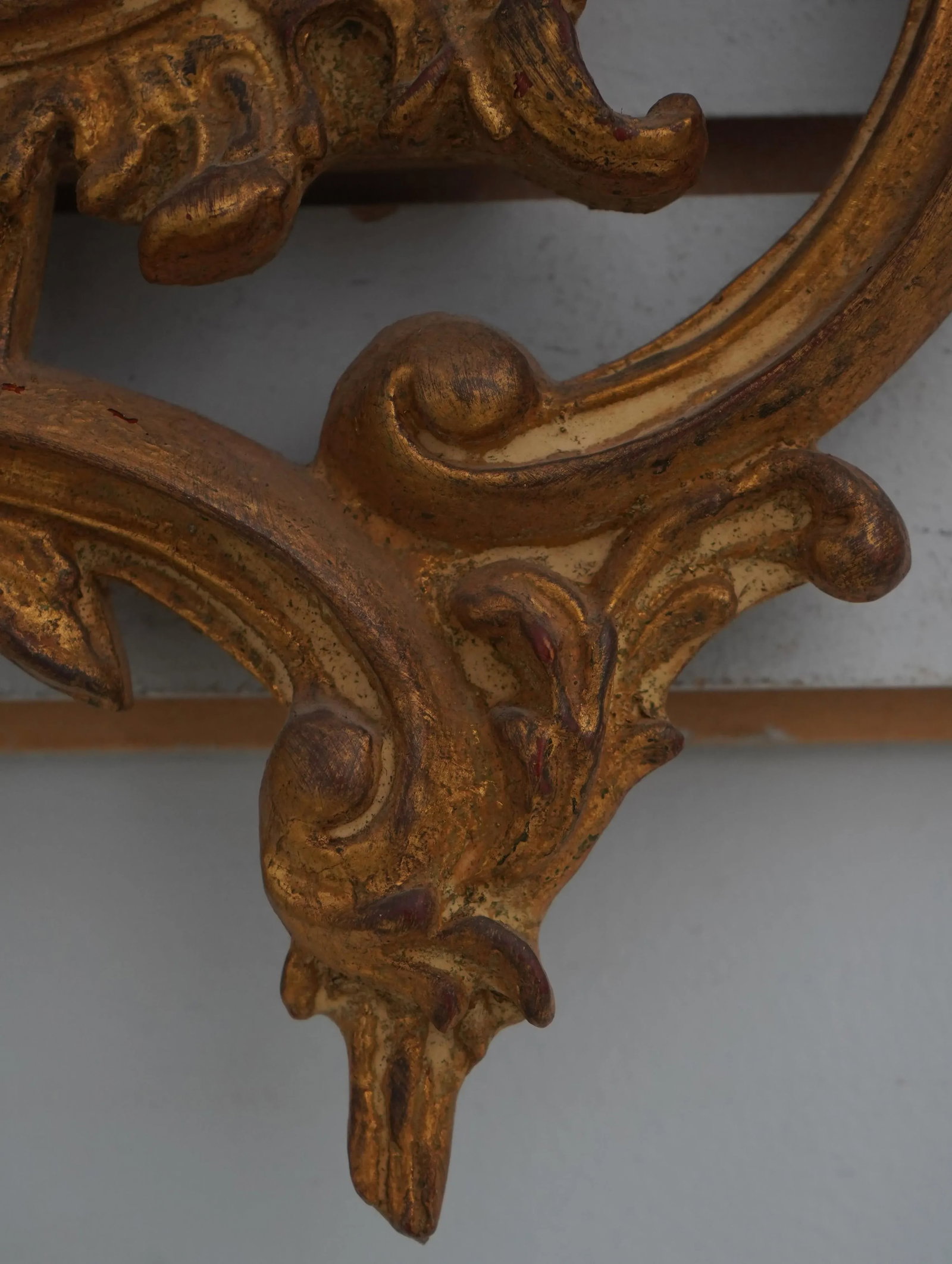 Carvers Guild Rococo Style Gilt Frame Phoenix Mirror - 7