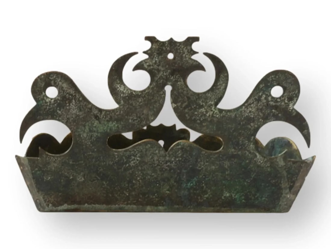 19th-Century English Victorian Crown Wall Pocket - 3