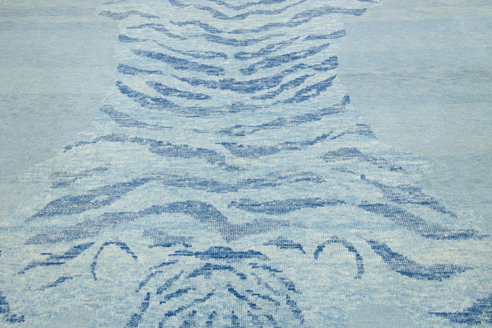 Handmade in Light Gray Modern Wool Rug With a Tiger Design - 9