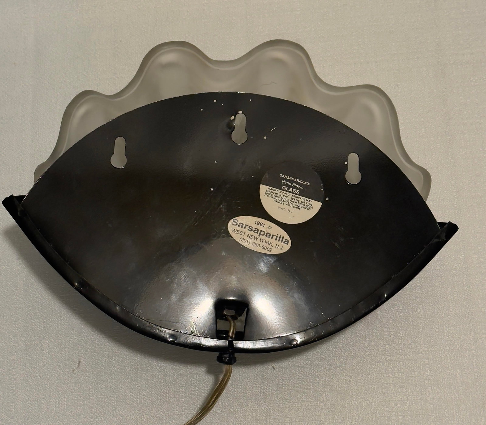 1980s Palm Beach Regency Rene Lalique Art Deco Style Frosted Glass Clamshell Sconce - - 9