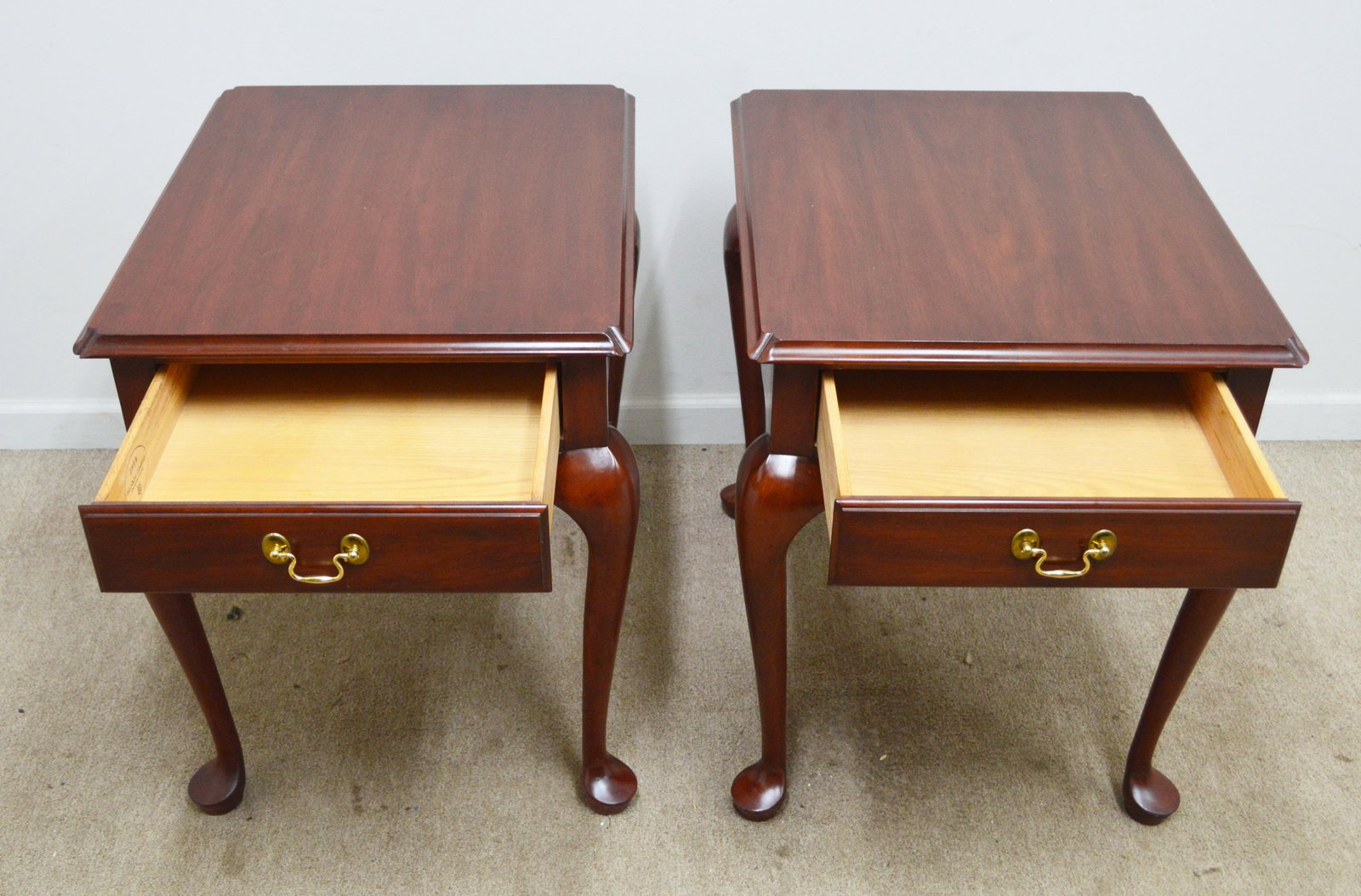 Henkel Harris Mahogany Side Tables a Pair - 11