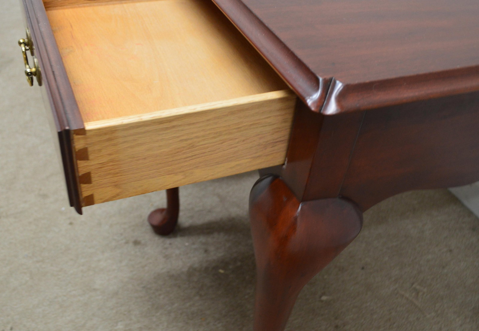 Henkel Harris Mahogany Side Tables a Pair - 12