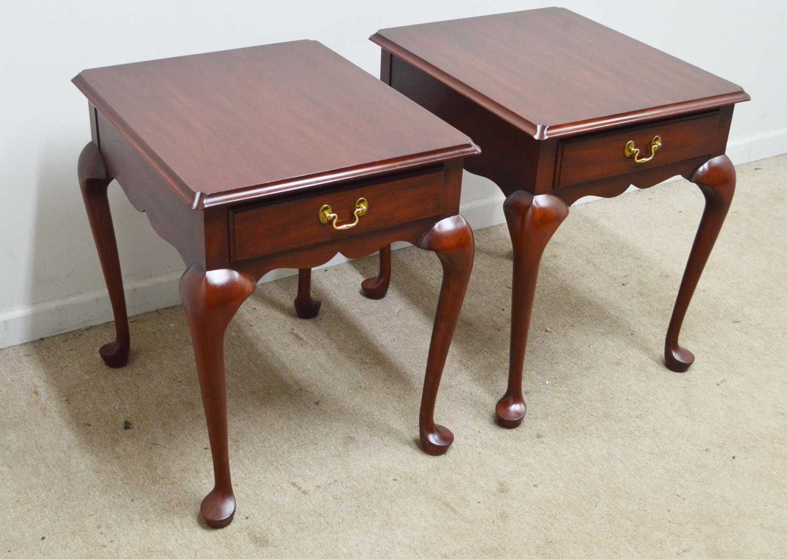 Henkel Harris Mahogany Side Tables a Pair - 2
