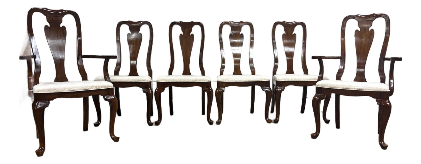Vintage Drexel Heritage Queen Anne Style Dining Chairs - Full Set of 6: This is an absolutely gorgeous FULL SET of six vintage Drexel Heritage Furnishings Queen Anne style dining chairs, including two arm chairs and four side chairs. Features beautiful cabriole legs, shap