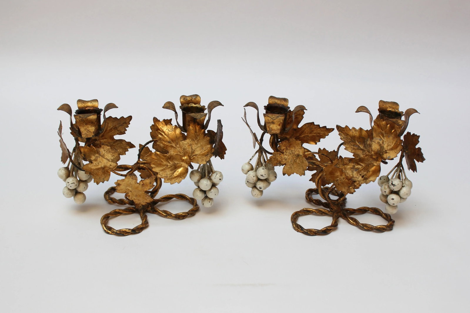 Pair of Vintage Italian Gilt Tole Florentine Grapeleaf Candleabra - 2