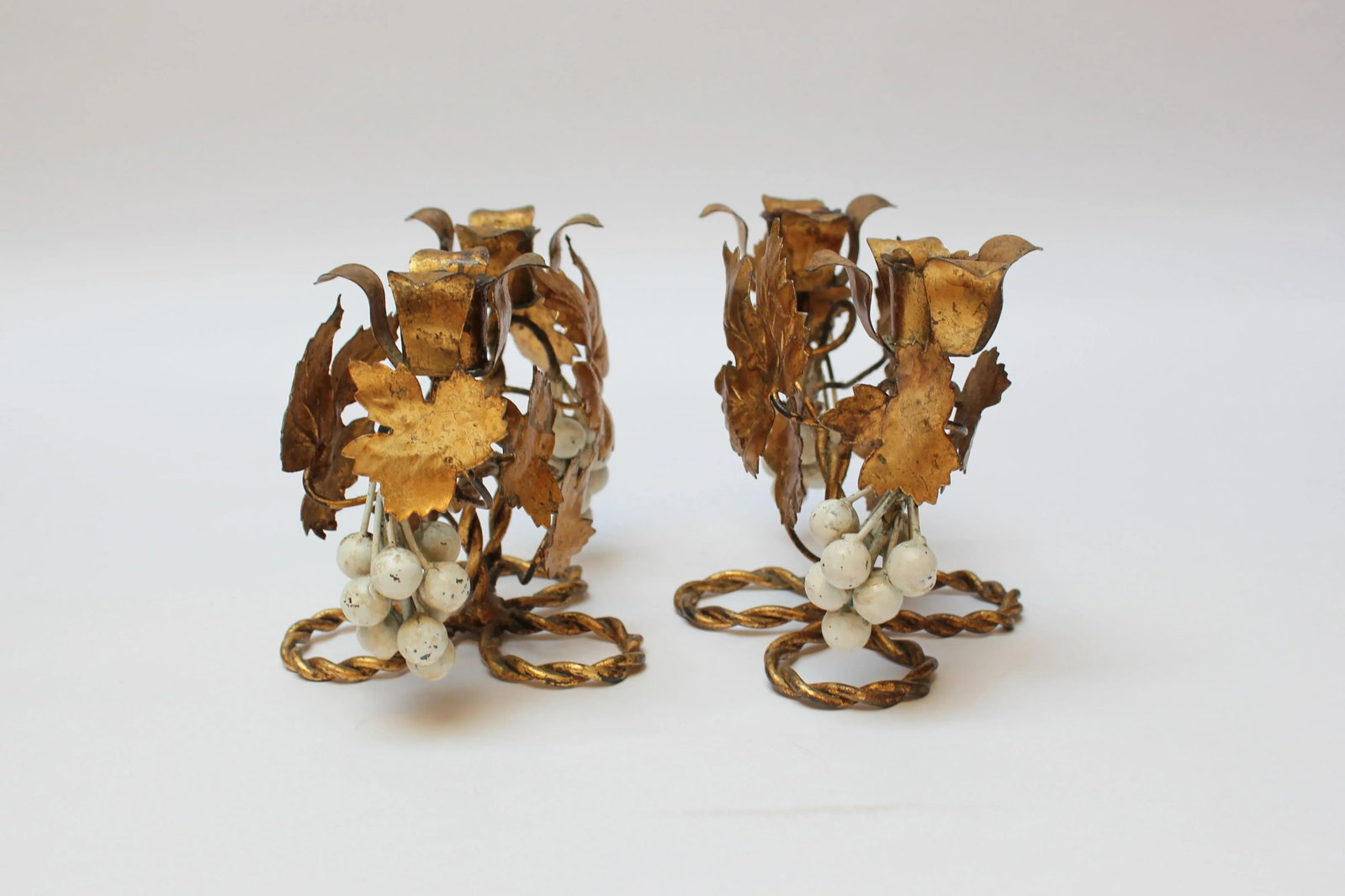 Pair of Vintage Italian Gilt Tole Florentine Grapeleaf Candleabra - 3