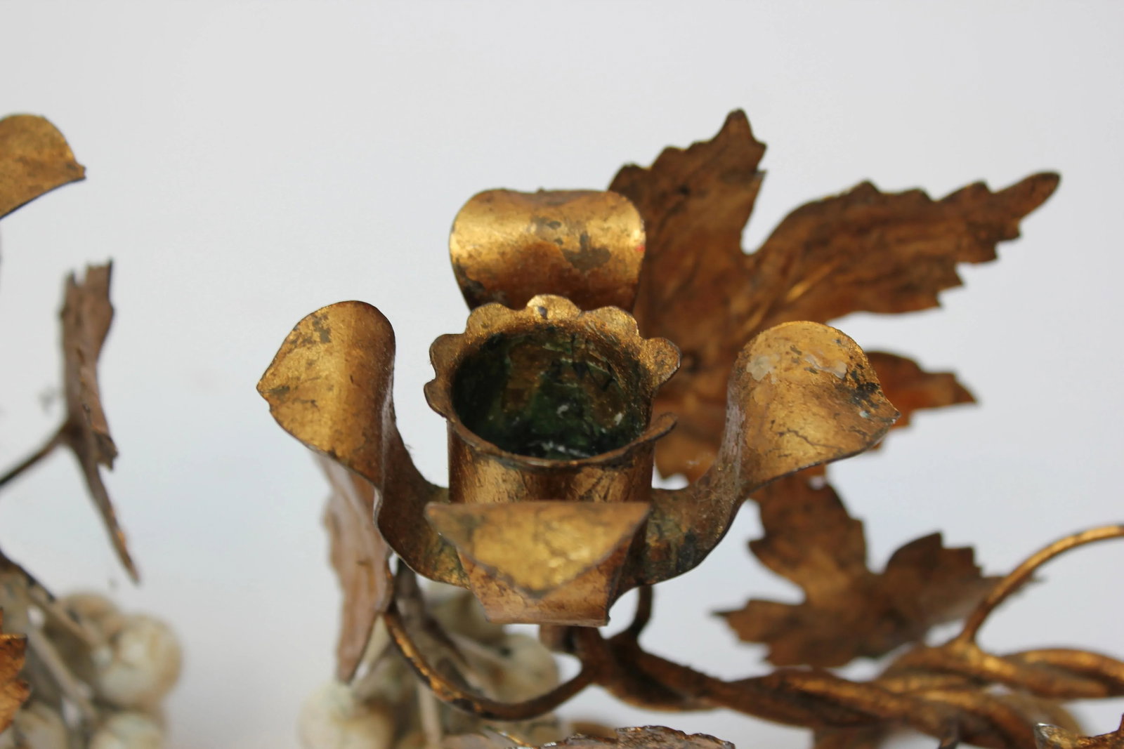 Pair of Vintage Italian Gilt Tole Florentine Grapeleaf Candleabra - 5