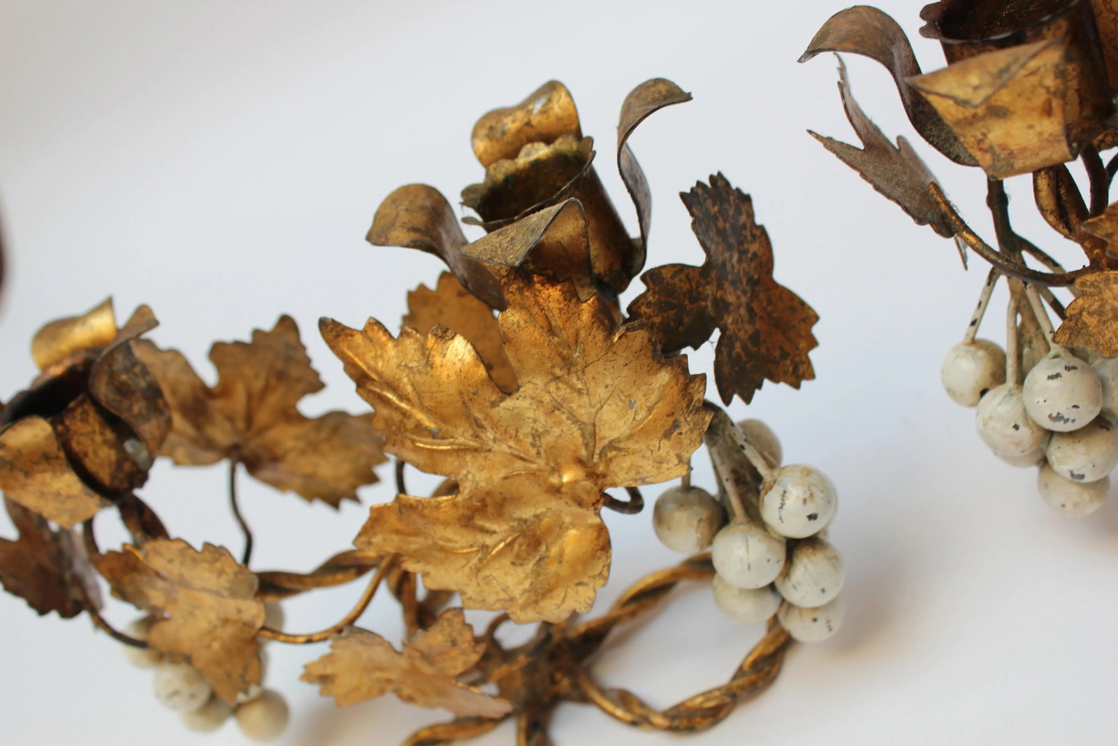 Pair of Vintage Italian Gilt Tole Florentine Grapeleaf Candleabra - 9