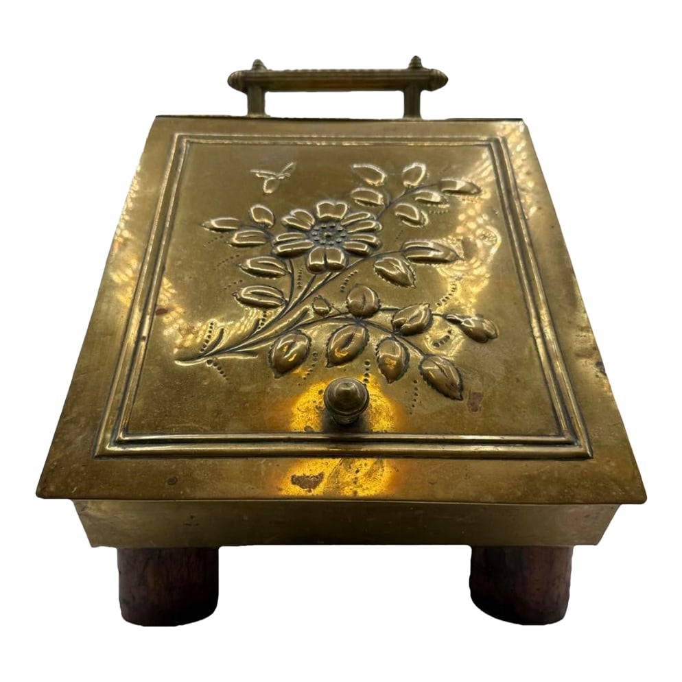 Antique Late Victorian English Brass Coal Scuttle With Embossed Floral & Bee Motif (1 of 10)