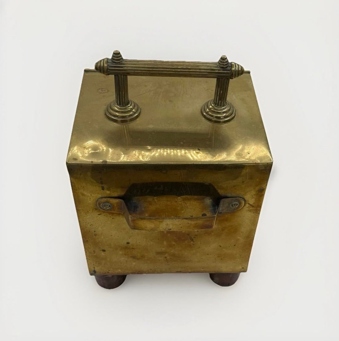 Antique Late Victorian English Brass Coal Scuttle With Embossed Floral & Bee Motif - 7