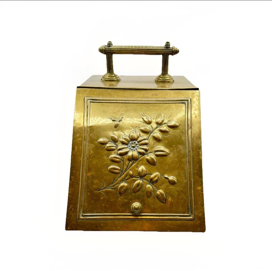 Antique Late Victorian English Brass Coal Scuttle With Embossed Floral & Bee Motif - 9