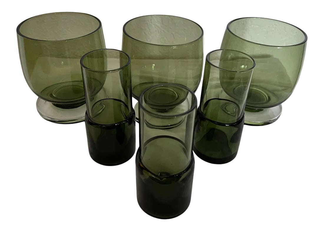 Vintage Mid-Century Modern Olive Green Lowball & Shot Glasses-A Set: Vintage MCM Olive Green Lowball and Shot Glasses 3ea. Love these green glasses great for your bar. Green lowball glasses with clear base and 3 shot glasses. Found at 2 different sales and they go grea