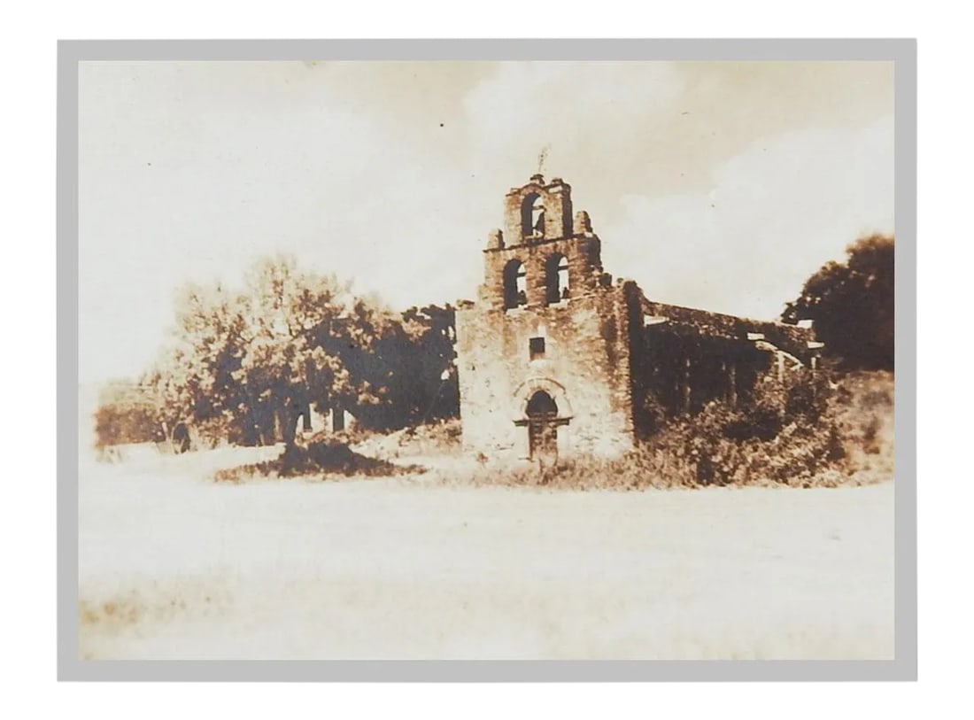 Vintage 1931 Small Mission Espada Photograph Christmas Card: Small 1931 silver gelatin photograph of Mission Espada in San Antonio Texas. This photograph is printed on a Christmas card, with envelope addressed to the Able Pierce family of Blessing Texas. Photo 