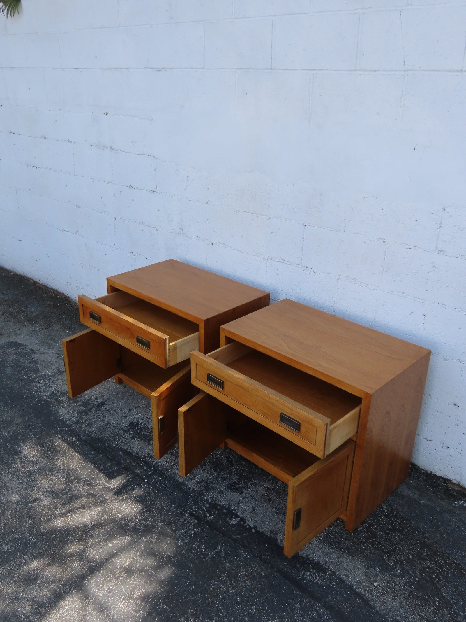 Thomasville Hollywood Regency Nightstands End Bedside Tables a Pair 6355 - 11