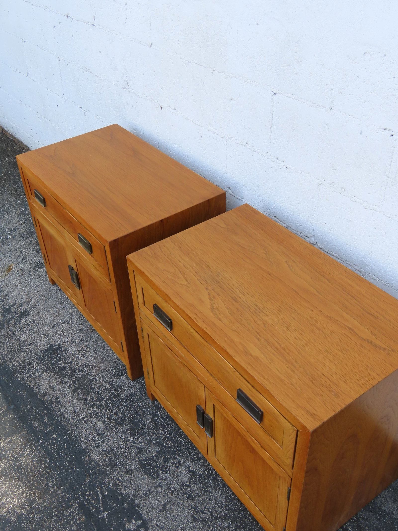 Thomasville Hollywood Regency Nightstands End Bedside Tables a Pair 6355 - 9