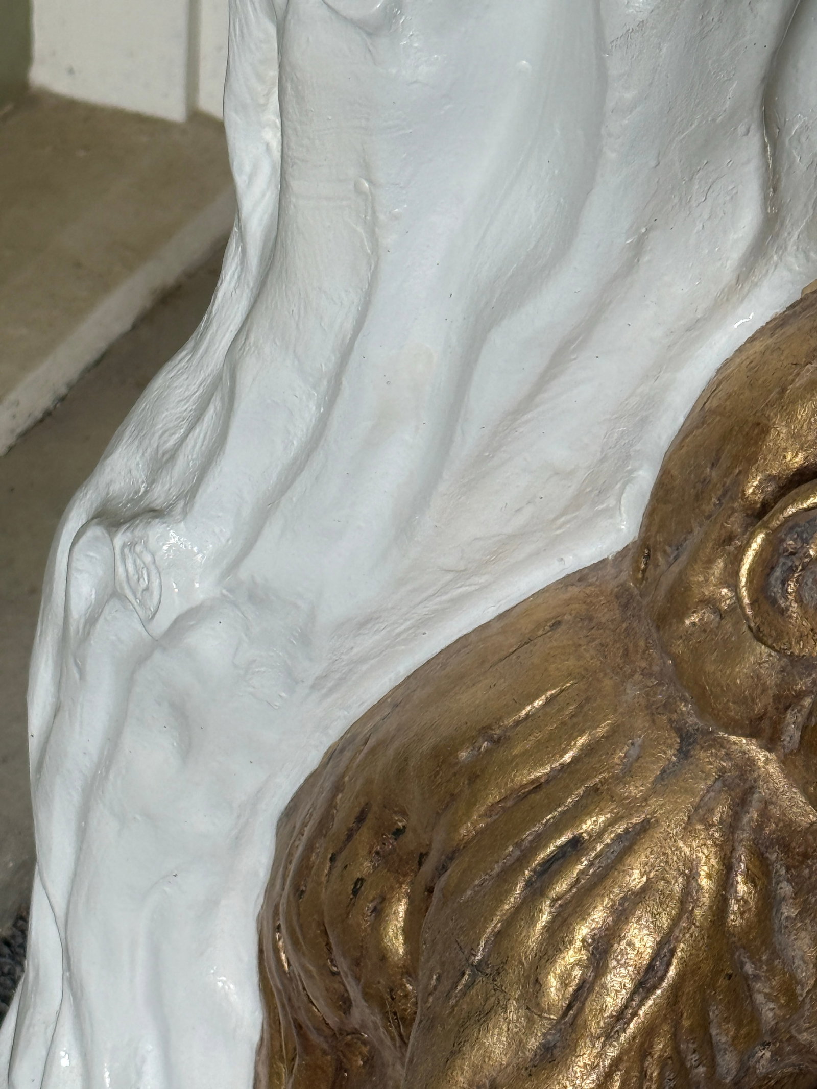 Late 20th Century Palm Beach Regency White Lacquered Parcel Gilt Monkey Side Table - Newly Painted - 5