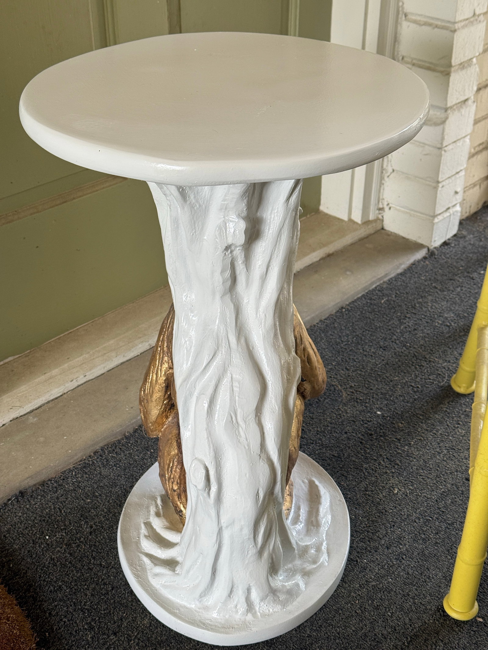 Late 20th Century Palm Beach Regency White Lacquered Parcel Gilt Monkey Side Table - Newly Painted - 8