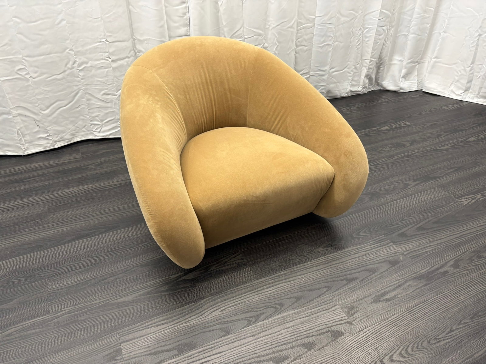 Rh Reyna Swivel Chair - 10