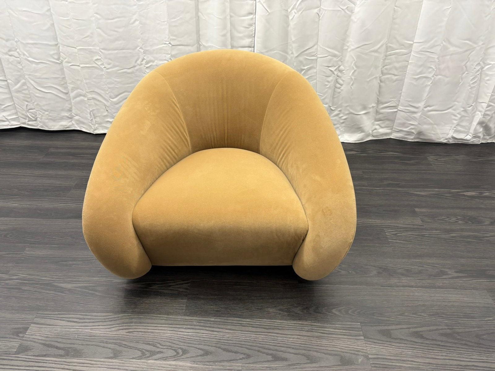 Rh Reyna Swivel Chair - 11