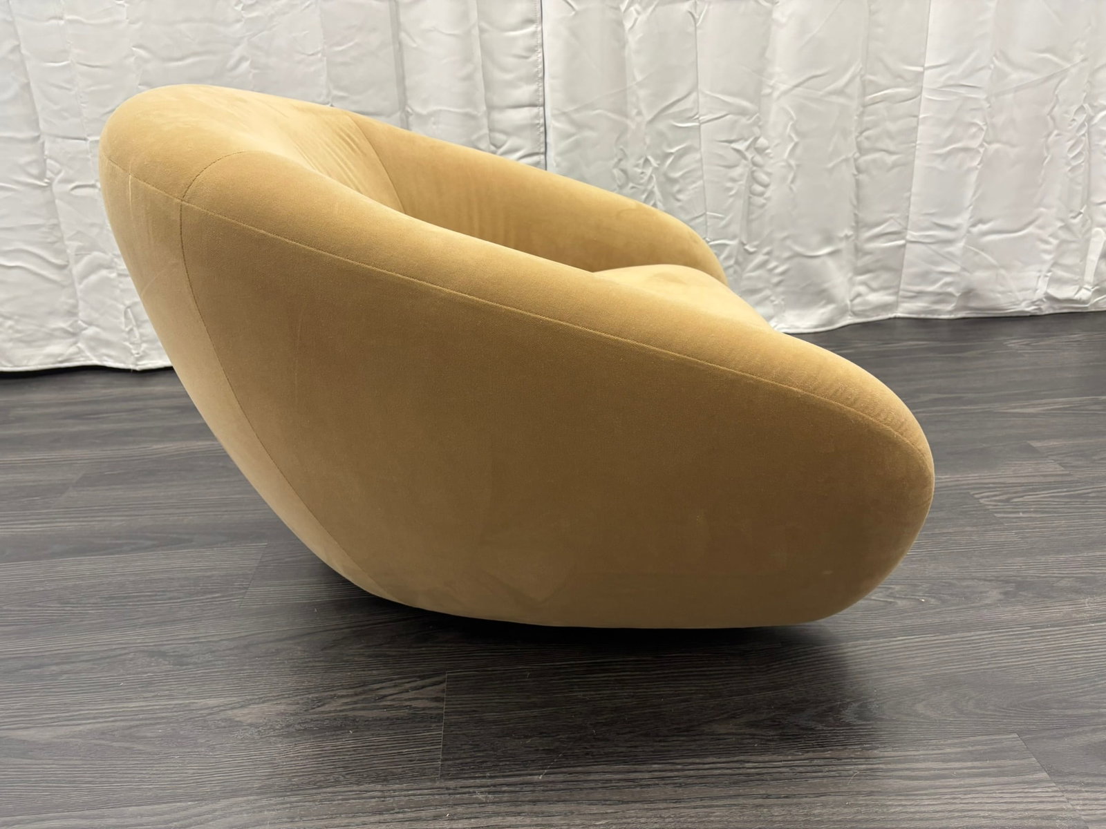 Rh Reyna Swivel Chair - 2