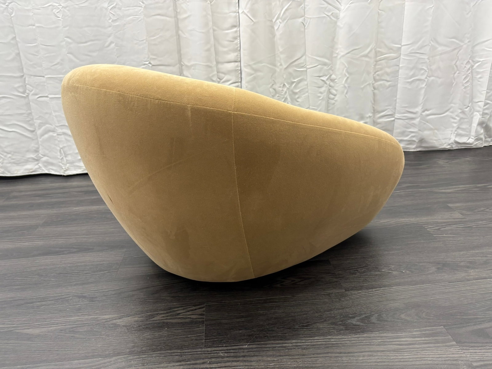Rh Reyna Swivel Chair - 3