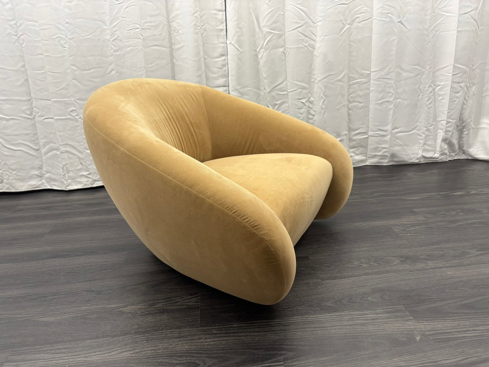 Rh Reyna Swivel Chair - 9
